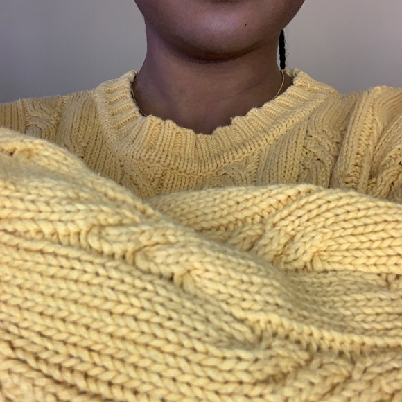 Light yellow sweater - Picture 3 of 3